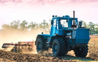 Plugul-–-utilajul-agricol-potrivit-pentru-curatarea-solului